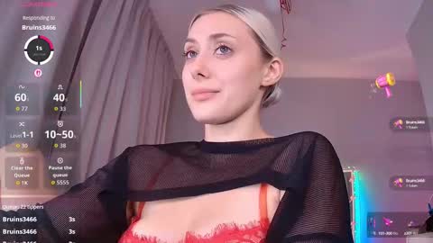 Snapshot of 7loren_wood7 chatting on 25, 9, 2025 Loren Wood online show from 25, 9, 2025