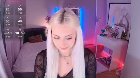 Snapshot of 7loren_wood7 chatting on 27, 10, 2025 Loren Wood online show from 27, 10, 2025