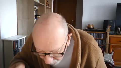  Papi  online show from 8, 2, 2025