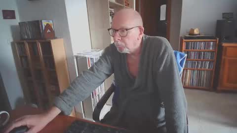  Papi  online show from 14, 10, 2025