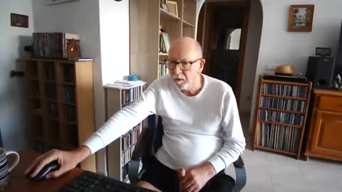 Snapshot of 7thsojourn chatting on 23, 4, 2026 Papi online show from 23, 4, 2026