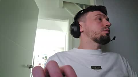 8inchdude93 online show from 30, 4, 2026