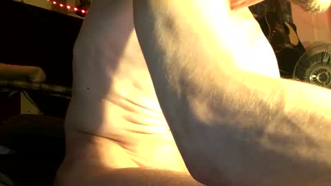 Snapshot of 8inches4you2 chatting on 18, 6, 2026 8inches4you2 online show from 18, 6, 2026