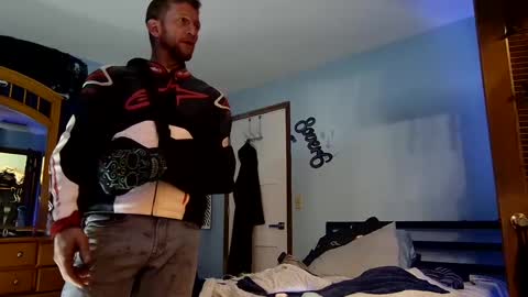 Snapshot of 9_25 chatting on 3, 1, 2025 8over6 online show from 3, 1, 2025