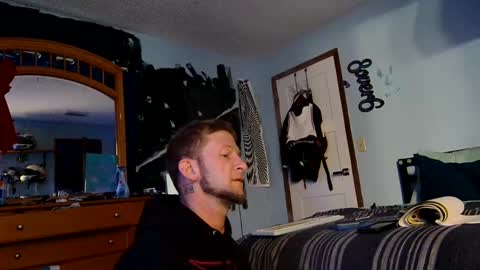 Snapshot of 9_25 chatting on 12, 1, 2025 8over6 online show from 12, 1, 2025