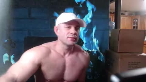 Snapshot of 9fat_inches chatting on 19, 3, 2026 9 fat inches online show from 19, 3, 2026