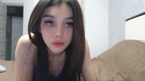 Snapshot of 9west chatting on 5, 10, 2025 KARINA online show from 5, 10, 2025