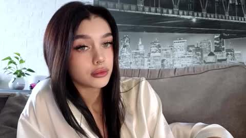 Snapshot of 9west chatting on 21, 10, 2025 KARINA online show from 21, 10, 2025