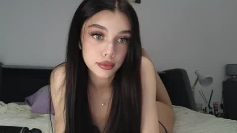 Snapshot of 9west chatting on 15, 5, 2026 KARINA online show from 15, 5, 2026