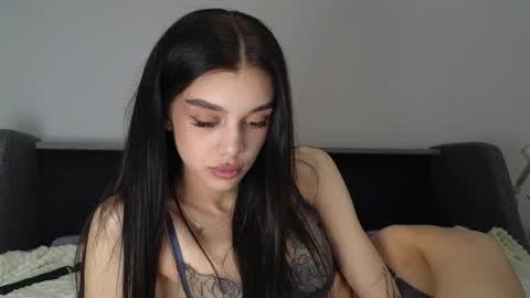 Snapshot of 9west chatting on 29, 5, 2026 KARINA online show from 29, 5, 2026