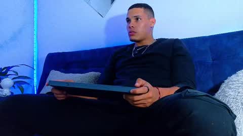 Snapshot of _0324 chatting on 21, 9, 2025 rick online show from 21, 9, 2025