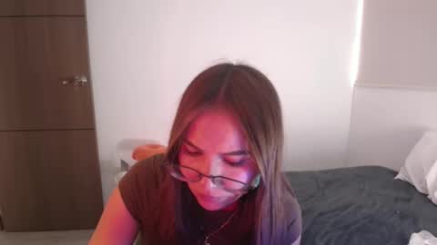 Snapshot of _abbyyyy_ chatting on 25, 11, 2025 abby 3 online show from 25, 11, 2025