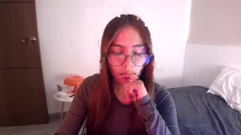 Snapshot of _abbyyyy_ chatting on 26, 11, 2025 abby 3 online show from 26, 11, 2025