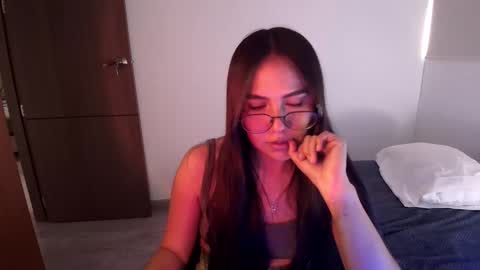 Snapshot of _abbyyyy_ chatting on 4, 12, 2025 abby 3 online show from 4, 12, 2025