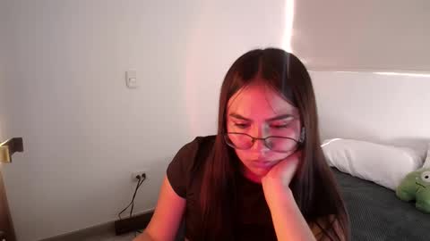 Snapshot of _abbyyyy_ chatting on 15, 12, 2025 abby 3 online show from 15, 12, 2025