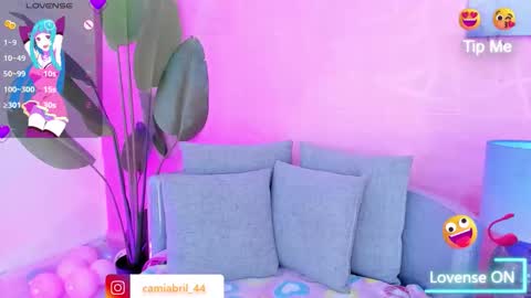 Abril  online show from 15, 12, 2025