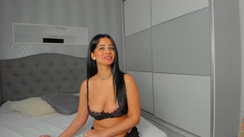 Adelle online show from 12, 1, 2025