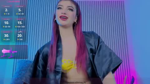 Snapshot of _aitana_011 chatting on 8, 10, 2025 aitana online show from 8, 10, 2025