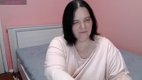 Snapshot of _alexandra_ray_ chatting on 4, 10, 2025 _alexandra_ray_ online show from 4, 10, 2025