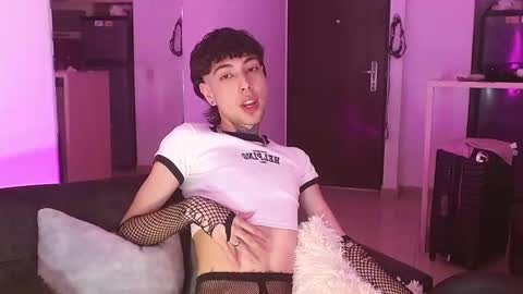 Snapshot of _alexblunt_ chatting on 12, 12, 2024 _alexblunt_ online show from 12, 12, 2024