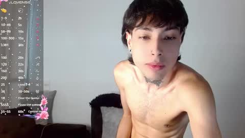 Snapshot of _alexblunt_ chatting on 31, 12, 2024 _alexblunt_ online show from 31, 12, 2024