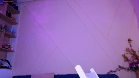 Mia online show from 6, 10, 2025