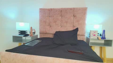 Snapshot of _andrewfalcon2 chatting on 14, 1, 2025 _andrewfalcon2 online show from 14, 1, 2025