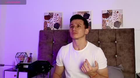 Snapshot of _andrewfalcon2 chatting on 3, 11, 2025 _andrewfalcon2 online show from 3, 11, 2025