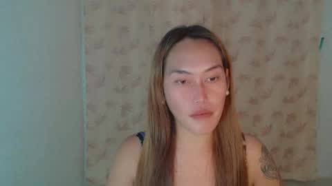 Snapshot of _angelari_ chatting on 10, 12, 2024 Pearl online show from 10, 12, 2024