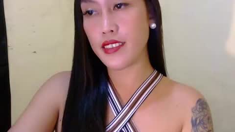 Snapshot of _angelari_ chatting on 10, 9, 2025 Pearl online show from 10, 9, 2025