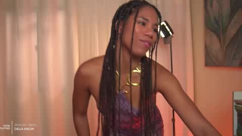 Angie -  online show from 18, 9, 2025