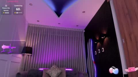 Snapshot of _anna_parker_ chatting on 8, 3, 2025 Ana online show from 8, 3, 2025