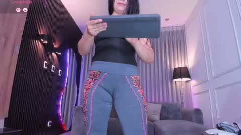 Snapshot of _anna_parker_ chatting on 15, 9, 2025 Ana online show from 15, 9, 2025