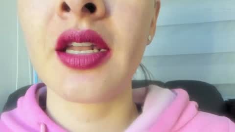 antonia online show from 4, 7, 2026