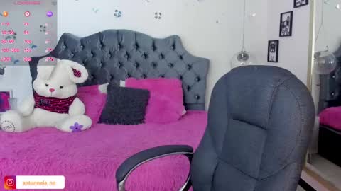 Snapshot of _antonnela_ chatting on 4, 3, 2025 antonnela online show from 4, 3, 2025