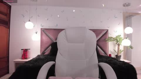 Snapshot of _antonnela_ chatting on 21, 11, 2025 antonnela online show from 21, 11, 2025