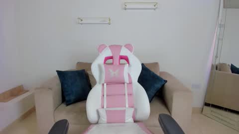    online show from 8, 11, 2025