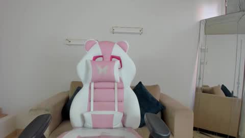    online show from 13, 11, 2025