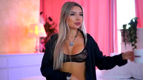 Snapshot of _arielle chatting on 21, 11, 2025 Arielle online show from 21, 11, 2025