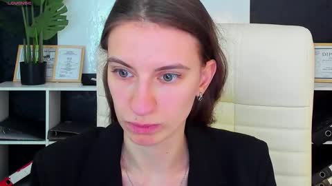 _ash_leyy_ online show from 29, 9, 2025