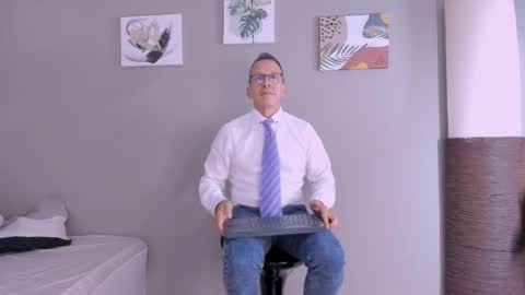 Snapshot of _axelking_ chatting on 20, 10, 2025 _axelking_ online show from 20, 10, 2025