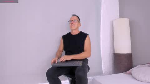 Snapshot of _axelking_ chatting on 27, 10, 2025 _axelking_ online show from 27, 10, 2025