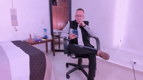 Snapshot of _axelking_ chatting on 2, 12, 2025 _axelking_ online show from 2, 12, 2025