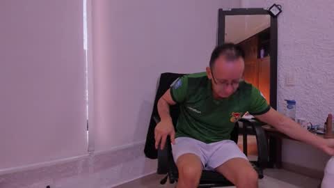 Snapshot of _axelking_ chatting on 15, 12, 2025 _axelking_ online show from 15, 12, 2025