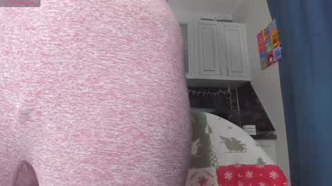 Snapshot of _axolot_ chatting on 8, 1, 2025 Olivia online show from 8, 1, 2025