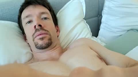 Snapshot of _b_h_c_ chatting on 29, 11, 2025 _b_h_c_ online show from 29, 11, 2025