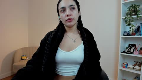 Bella Evans online show from 23, 1, 2025