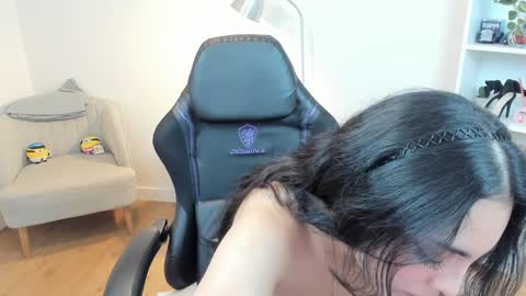 Bella Evans online show from 27, 1, 2025