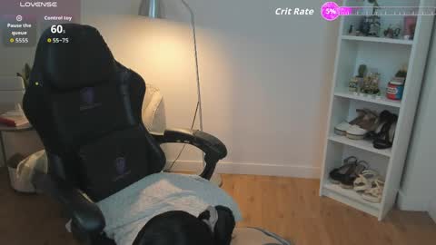 Bella Evans online show from 28, 3, 2026