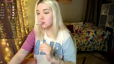 Snapshot of _blonde_barbie_ chatting on 17, 1, 2025 Elizabeth online show from 17, 1, 2025